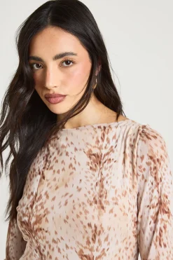 boohoo Robe Courte À Manches Évasées En Maille Avec Imprimé Cerf<Femme Robes Patineuses|Robes À Manches Longues