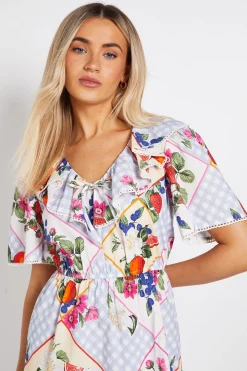 Robe Courte À Manches Volantées Avec Col À Détail Noué