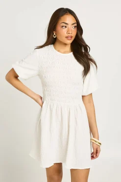 Robe Courte À Manches Volumineuses Texturées