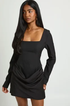 Robe Courte Moulante En Satin Drapé À Manches Longues