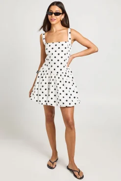 Robe Courte À Ourlet Bouffant À Pois