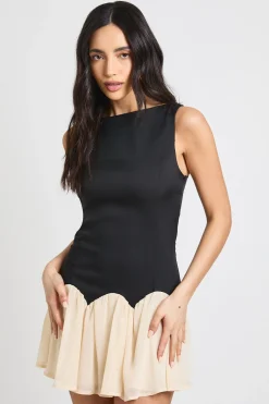 Robe Courte À Ourlet Contrasté Tombant
