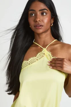 boohoo Robe Courte À Ourlet Volant En Satin Et Dentelle<Femme Satin Et Dentelle|Robes Patineuses