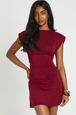 Robe Courte À Épaulettes Structurées Et Taille Froncée