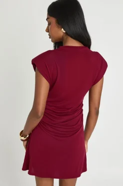 Robe Courte À Épaulettes Structurées Et Taille Froncée