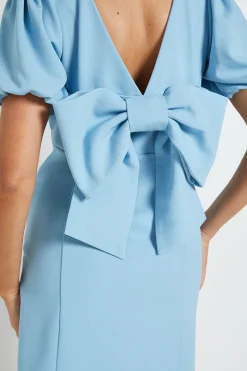 Robe Courte Petite Dp Luxe À Manches Bouffantes Et Nœud Au Dos
