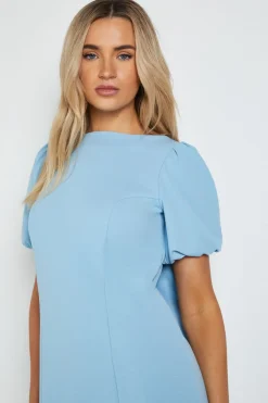 Robe Courte Petite Dp Luxe À Manches Bouffantes Et Nœud Au Dos