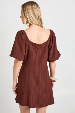 Robe Courte Petite À Manches Volumineuses Texturées