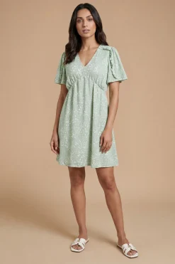 Robe Courte Petite Verte À Détails Volantés Et Manches Papillon