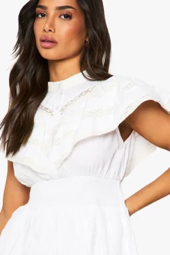 boohoo Robe Courte Petite À Volants Superposés Et Détail Boutons<Femme Toutes Les Robes|Robes