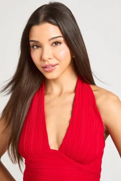 Robe Courte Plissée À Encolure Licou