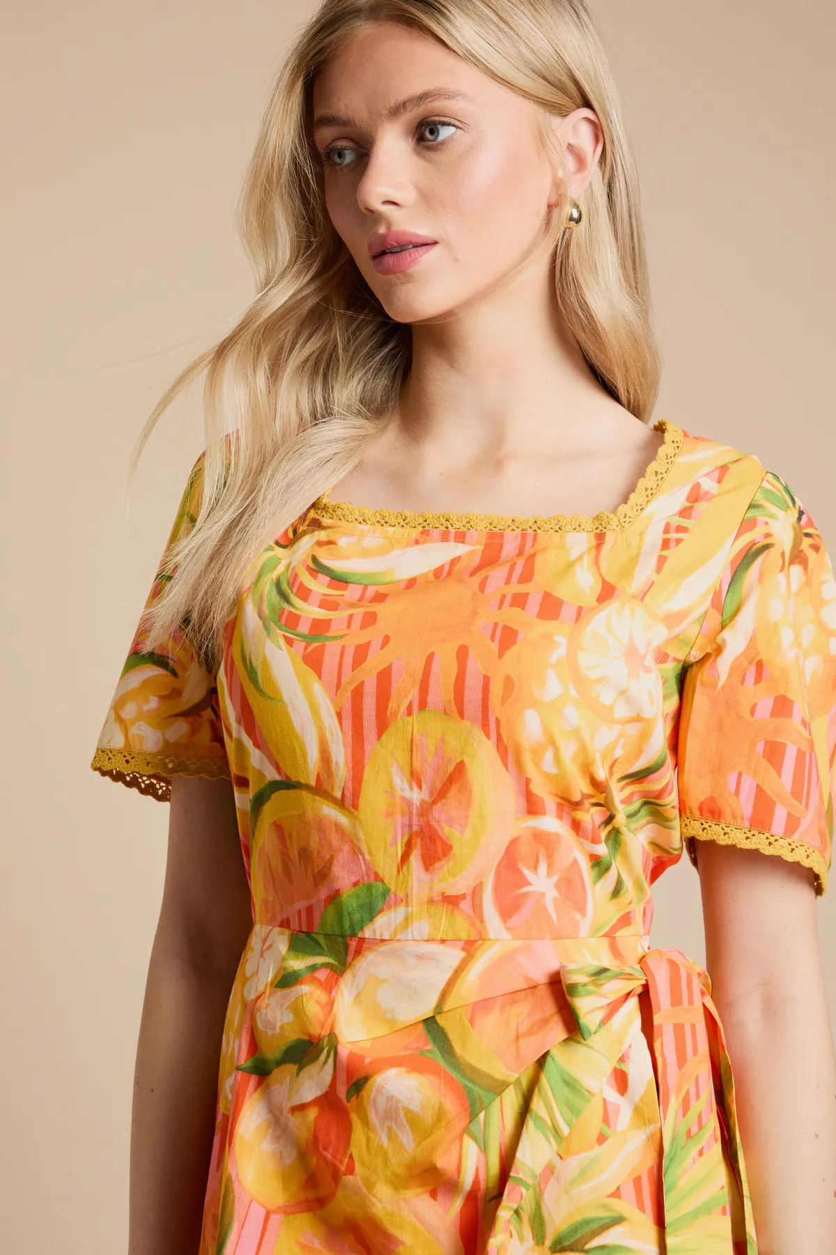 Dorothy Perkins Robe Courte Portefeuille En Popeline Imprimée À Motif Fruits Avec Finitions Dentelle<Femme Toutes Les Robes|Satin Et Dentelle