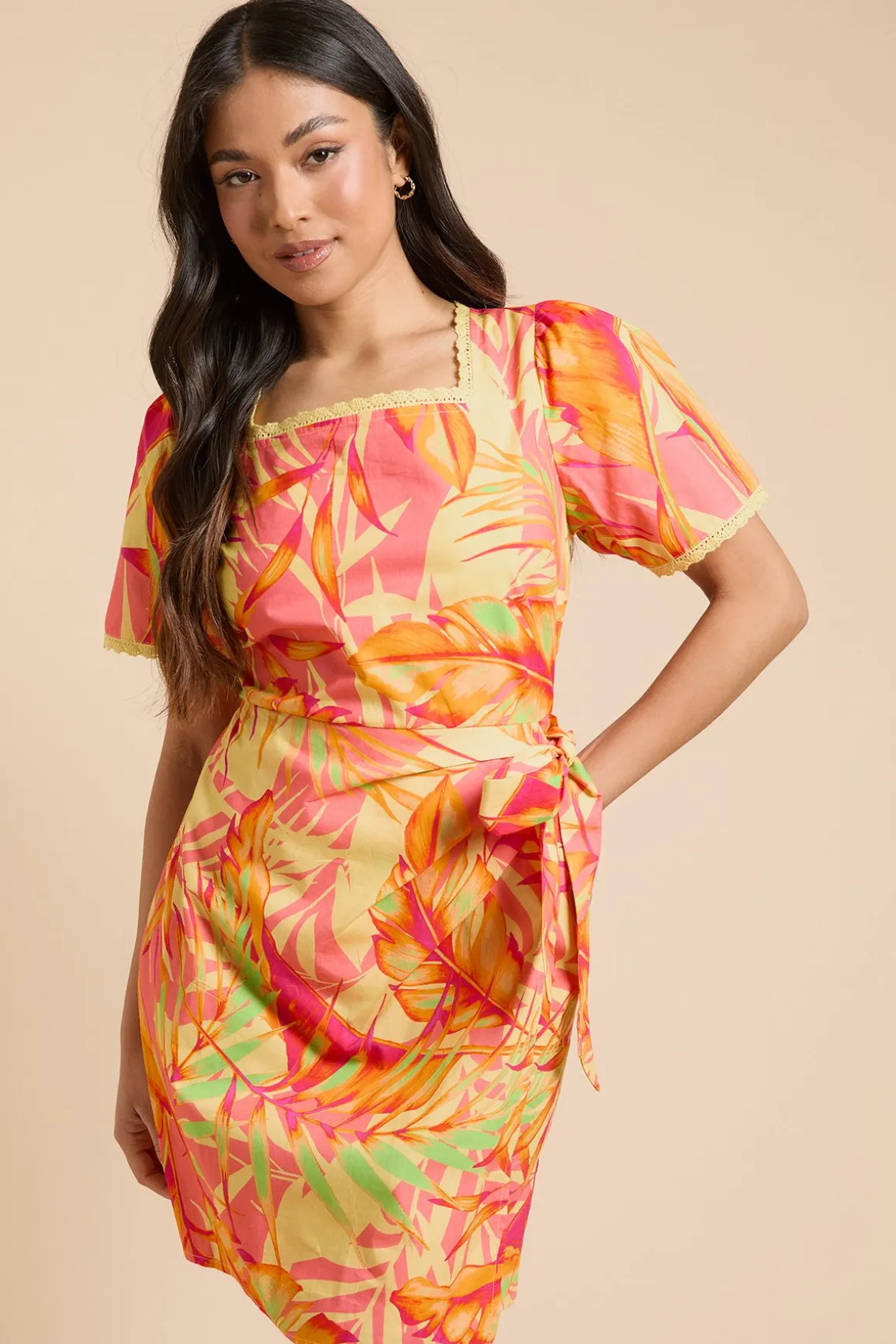 Robe Courte Portefeuille En Popeline Imprimée Avec Finitions En Dentelle Petite