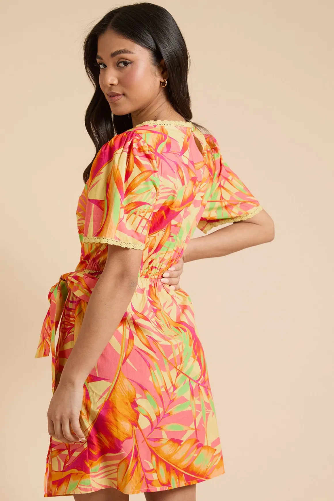 Robe Courte Portefeuille En Popeline Imprimée Avec Finitions En Dentelle Petite