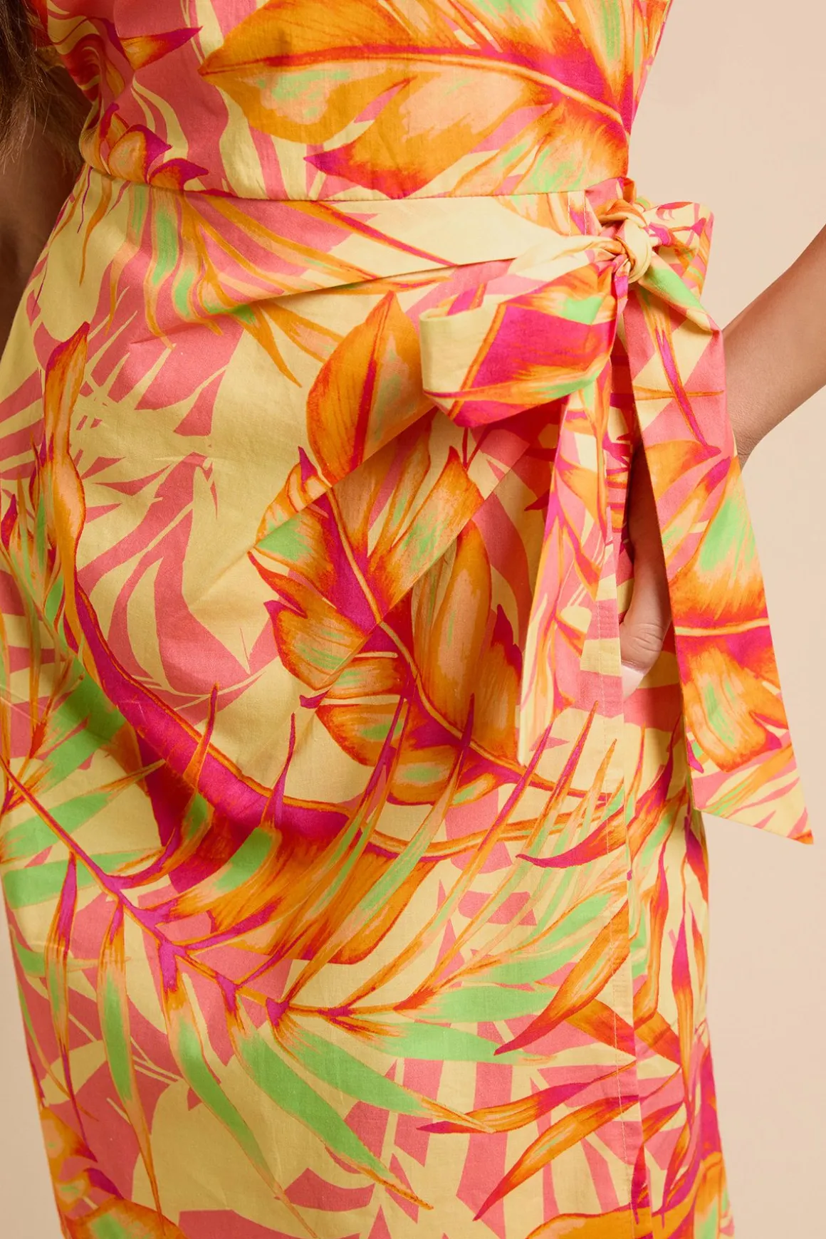 Robe Courte Portefeuille En Popeline Imprimée Avec Finitions En Dentelle Petite