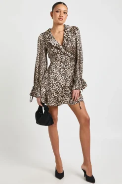 Robe Courte Portefeuille à Volants Imprimé Léopard