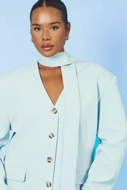 Robe Courte Sans Col Avec Détail Foulard Grande Taille