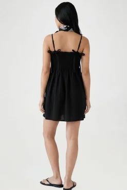 boohoo Robe Courte Smockée À Détail Froncé<Femme Robes Courtes|Robes