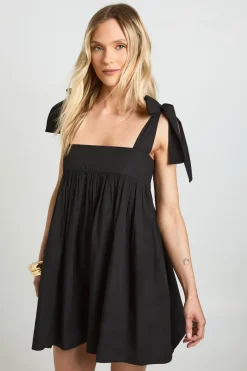 boohoo Robe Courte Smockée Petite Avec Bretelles À Nouer Aux Épaules<Femme Robes Courtes|Robes