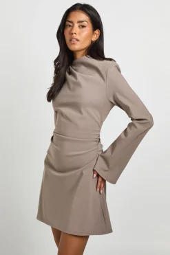 Robe Courte Taille Froncée À Manches Évasées