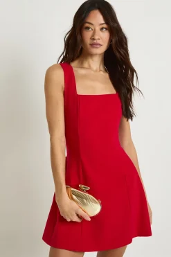 Robe Courte Taille Haute À Encolure Carrée Et Jupe Ample
