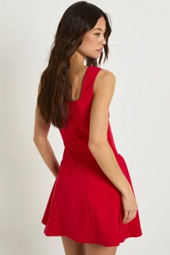 Robe Courte Taille Haute À Encolure Carrée Et Jupe Ample
