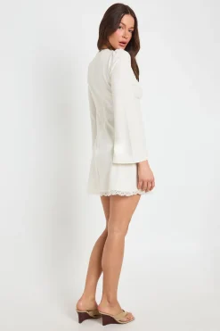 boohoo Robe Courte Taille Haute À Manches Évasées Et Finitions En Dentelle<Femme Satin Et Dentelle|Robes À Manches Longues