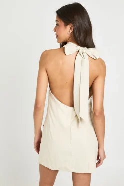 boohoo Robe Courte Texturée Col Bénitier Avec Détails Cloutés<Femme Robes Patineuses|Robes
