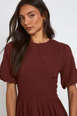 boohoo Robe Courte Texturée À Manches Volumineuses<Femme Robes Patineuses|Robes