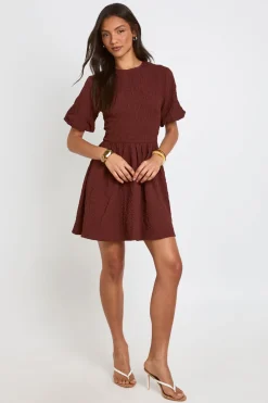 boohoo Robe Courte Texturée À Manches Volumineuses<Femme Robes Patineuses|Robes