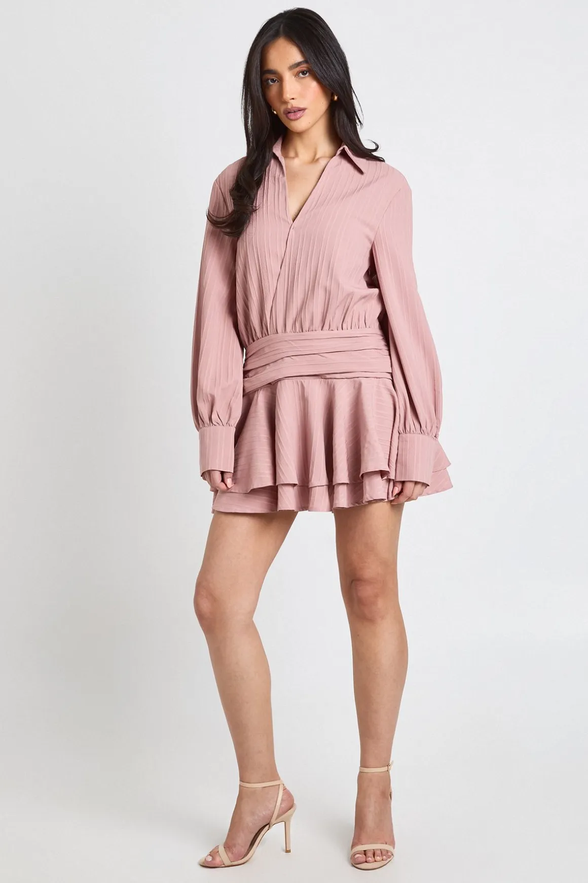 Robe Courte Texturée À Volants Froncés