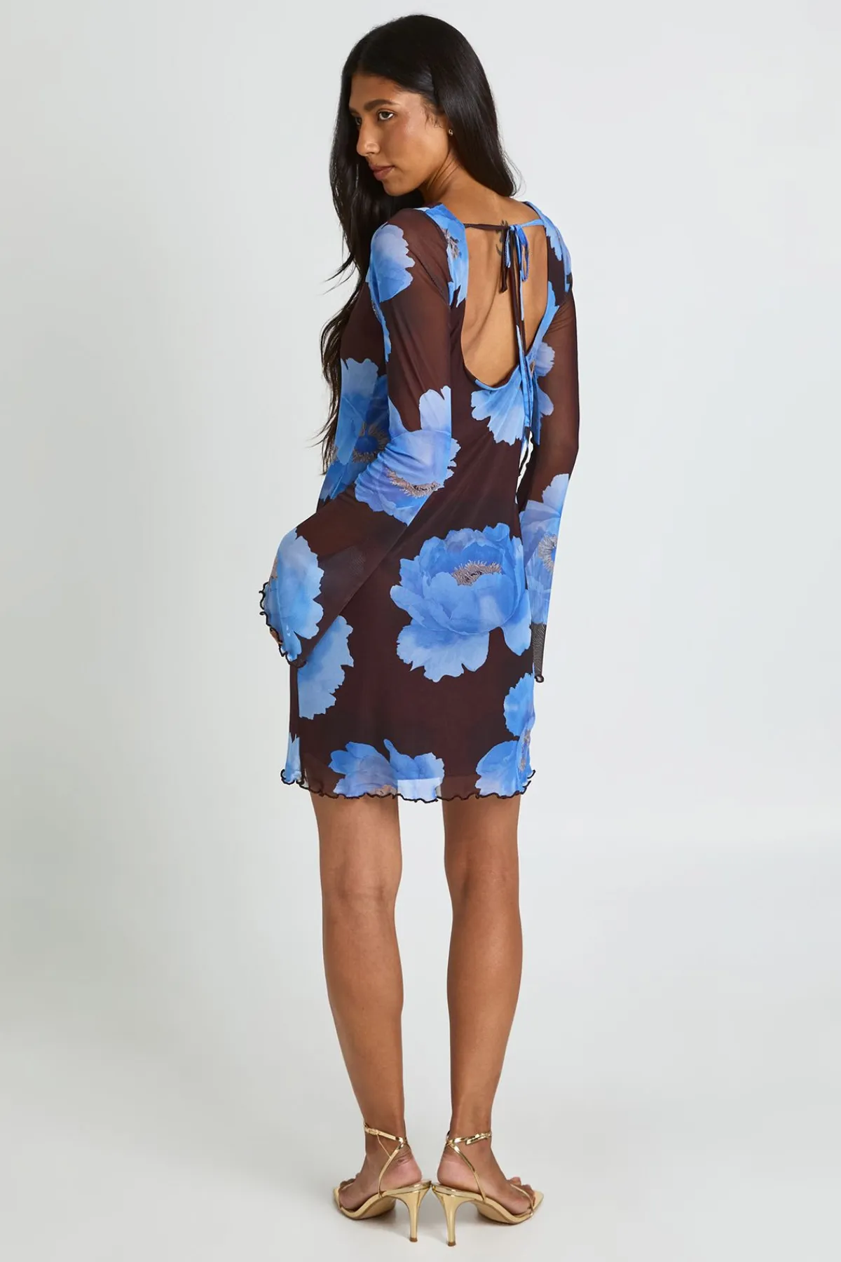 boohoo Robe Courte Évasée À Manches Longues En Maille Fleurie Pour Grandes Tailles<Femme Robes À Manches Longues|Robes