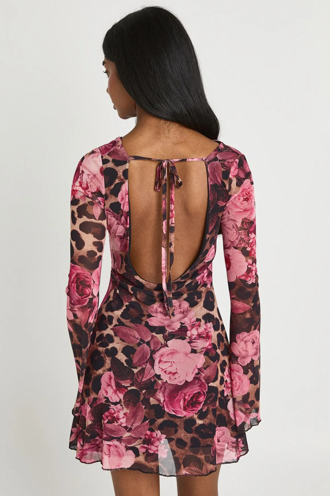 Robe Courte Évasée À Manches Évasées Imprimé Léopard Et Roses