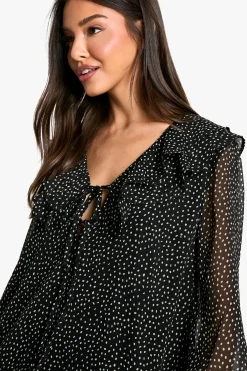 Robe courte à volants et imprimé pois