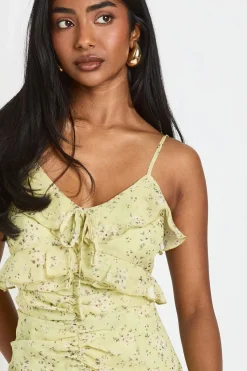 boohoo Robe Courte À Volants Et Motif Floral<Femme Toutes Les Robes|Robes