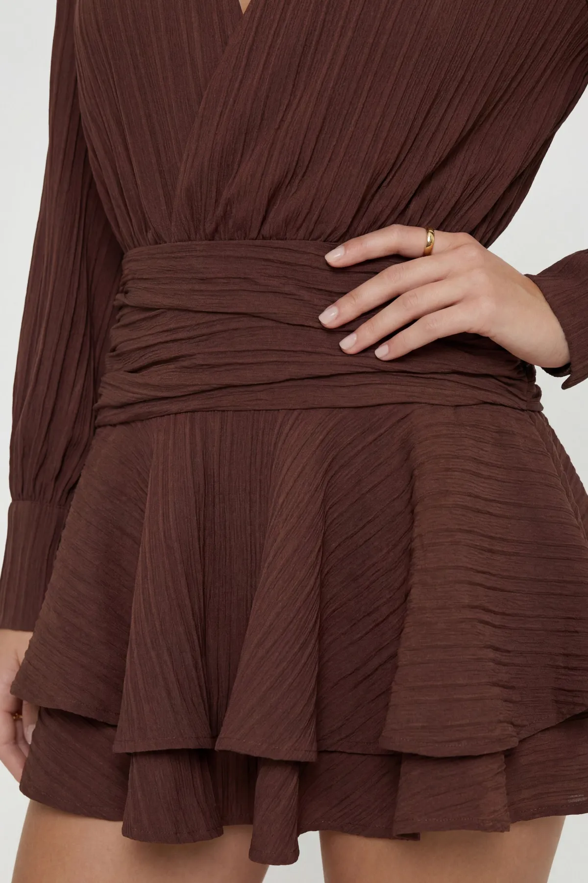 boohoo Robe Courte À Volants Froncés Et Texture Nervurée<Femme Robes Patineuses|Robes À Manches Longues