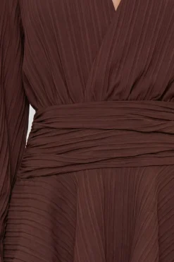 boohoo Robe Courte À Volants Froncés Et Texture Nervurée<Femme Robes Patineuses|Robes À Manches Longues