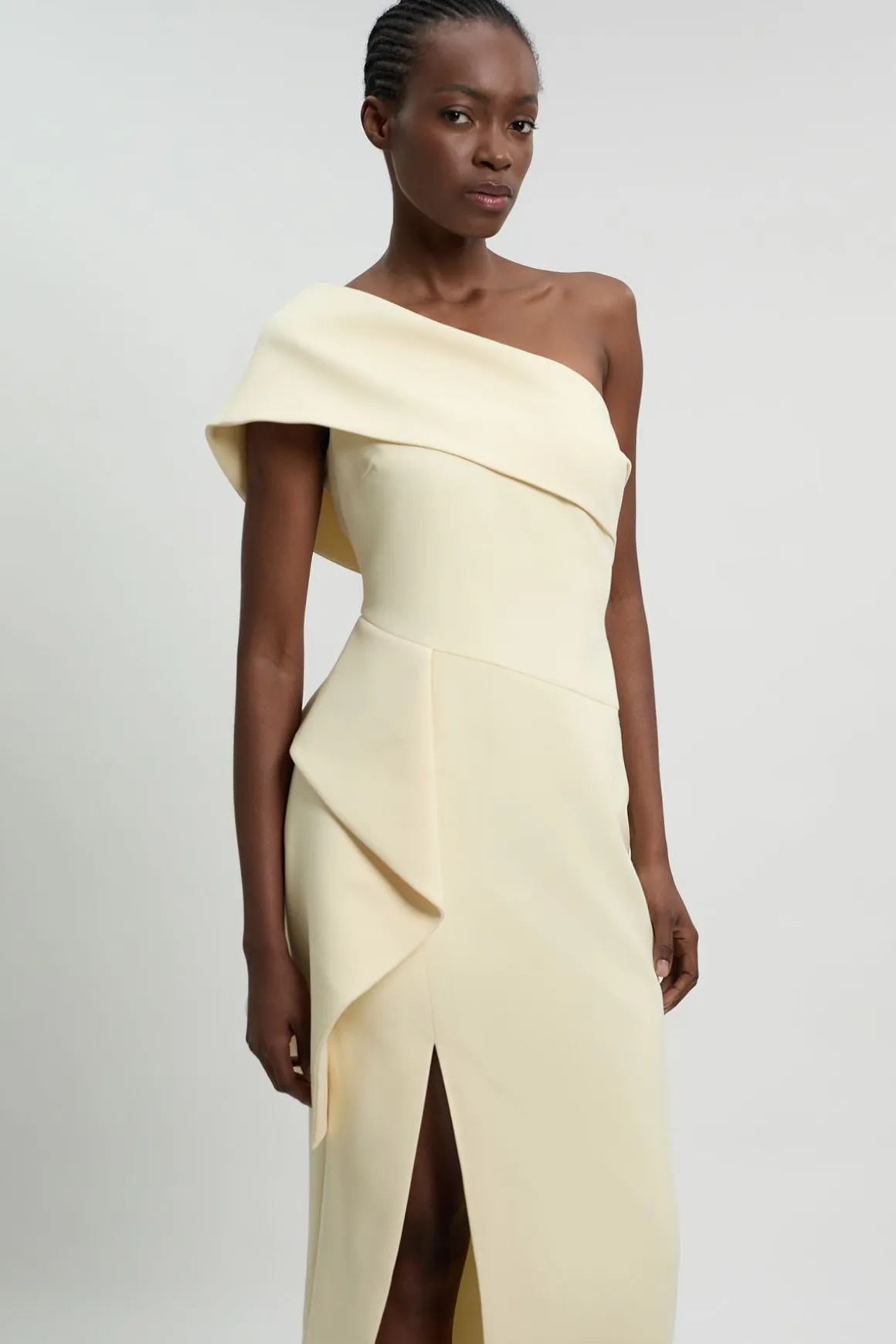 Robe Crayon Asymétrique Ajustée Avec Détail De Volant En Stretch Compact