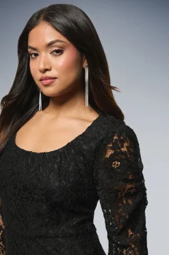 Robe Crayon en Dentelle à Col Rond Petite DP Luxe