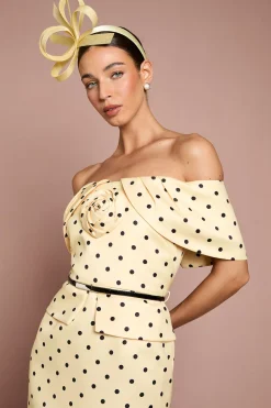 Robe Crayon Lisa Tan À Imprimé Pois Avec Corsage Et Épaules Dénudées