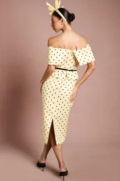 Robe Crayon Lisa Tan À Imprimé Pois Avec Corsage Et Épaules Dénudées
