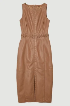 Robe crayon midi sans manches en cuir ornée d'œillets et garnie de dentelle