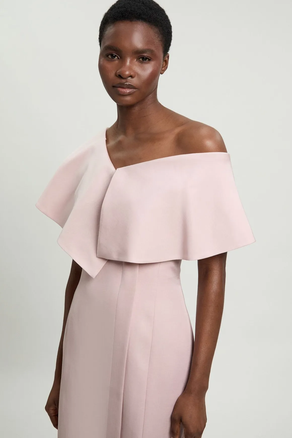 Robe Crayon Mi-longue Ajustée Petite En Mélange De Lin Poli Avec Détail De Pli Asymétrique