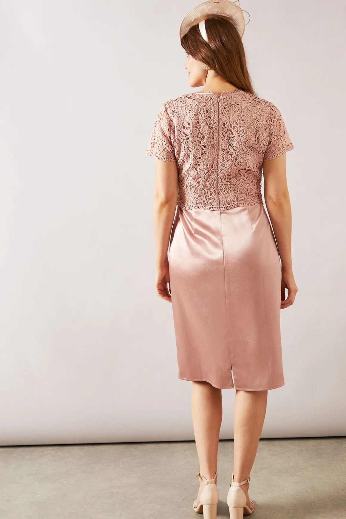 Robe Crayon Mi-Longue à Superposition de Dentelle