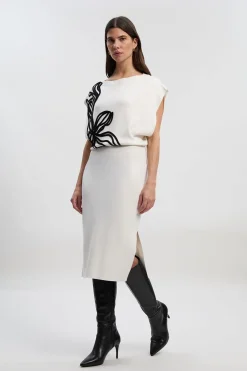 Robe Crayon Mi-Longue Tricotée avec Broderie Cornelli Appliquée