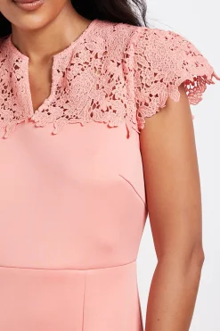 Robe Crayon Petite en Scuba avec Manches en Dentelle