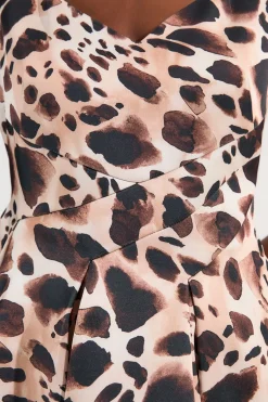 Robe de bal courte structurée en satin de viscose à imprimé animal