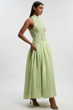 Robe De Bal En Taffetas Ornée De Broderie Cornelli