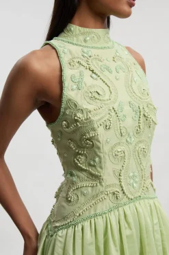 Robe De Bal En Taffetas Ornée De Broderie Cornelli