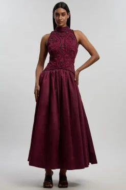 Robe De Bal En Taffetas Ornée De Broderie Cornelli